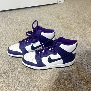 Nike Dunk High Purple and White Sneakers. Boys Size 7, fits Women’s 8.5